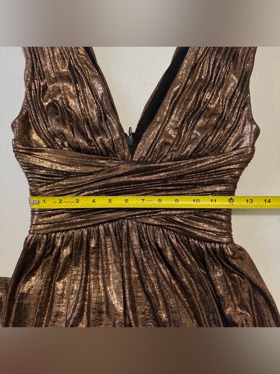 Dress The Population Jaclyn Metallic Gown - Picture 12 of 13